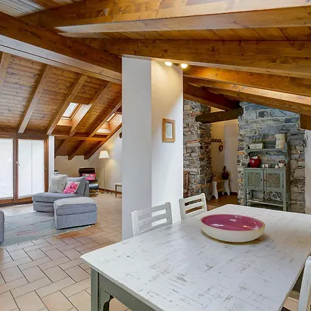 Snug Nest * Como